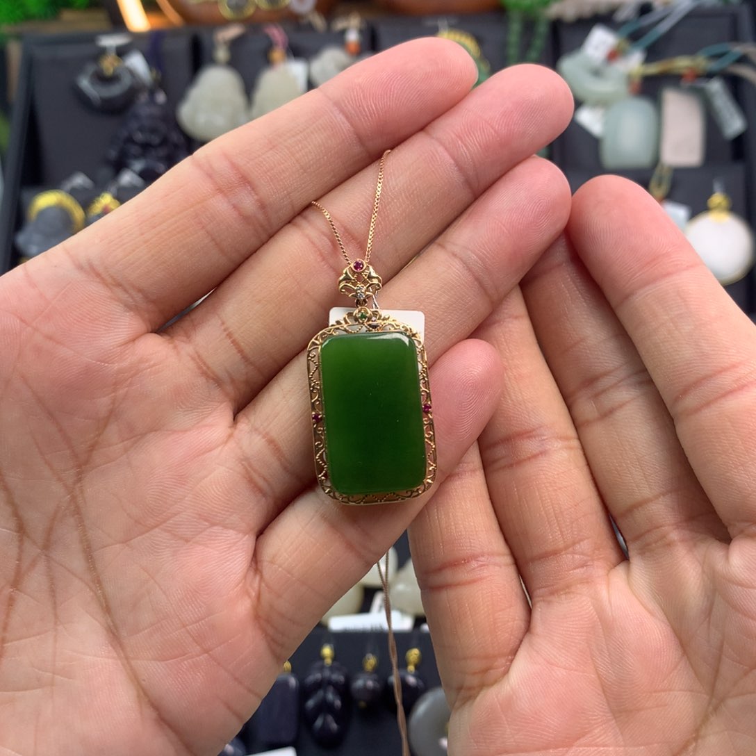 和田玉吊坠18K金镶嵌小*