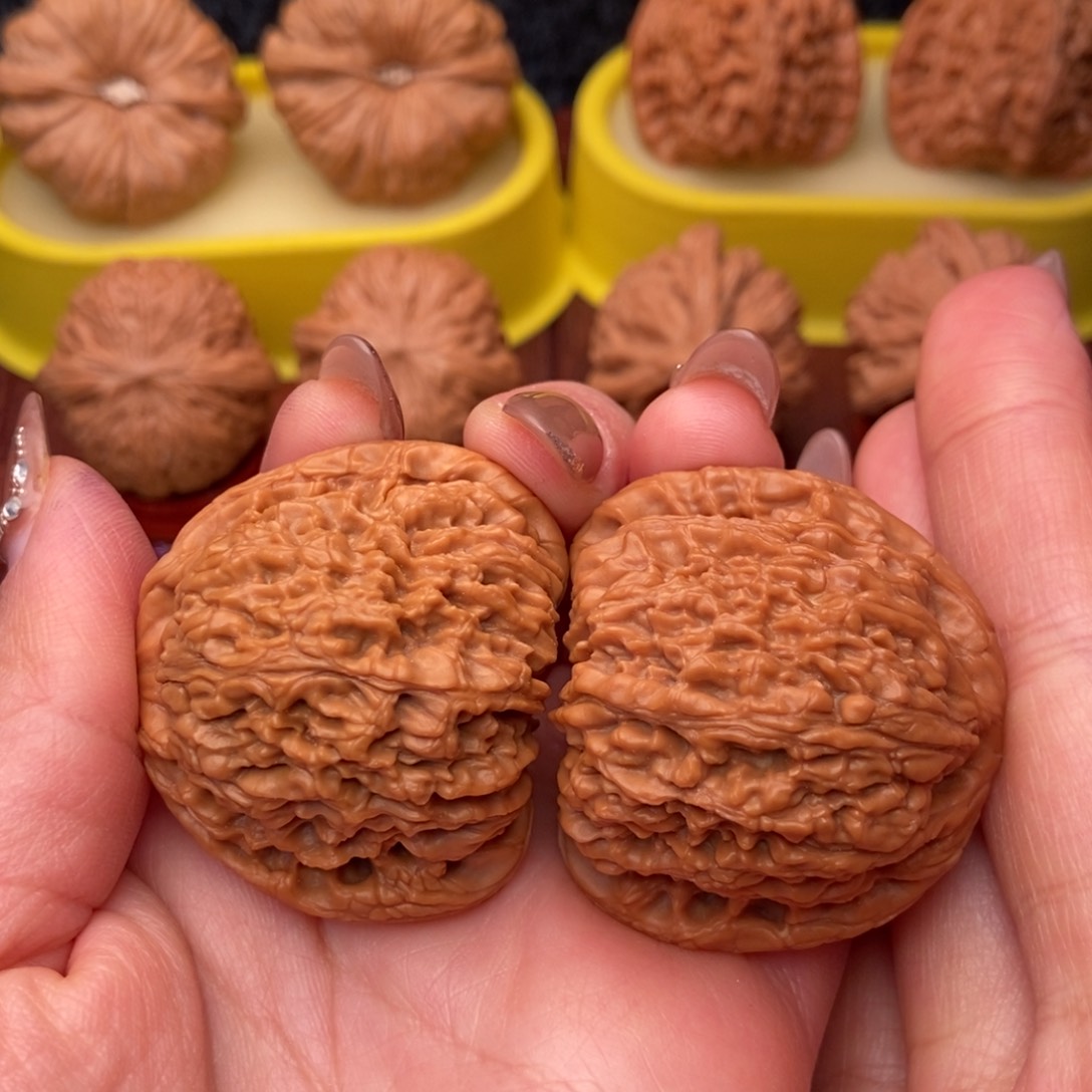 把件文玩核桃蓝**云41红皮 南疆石