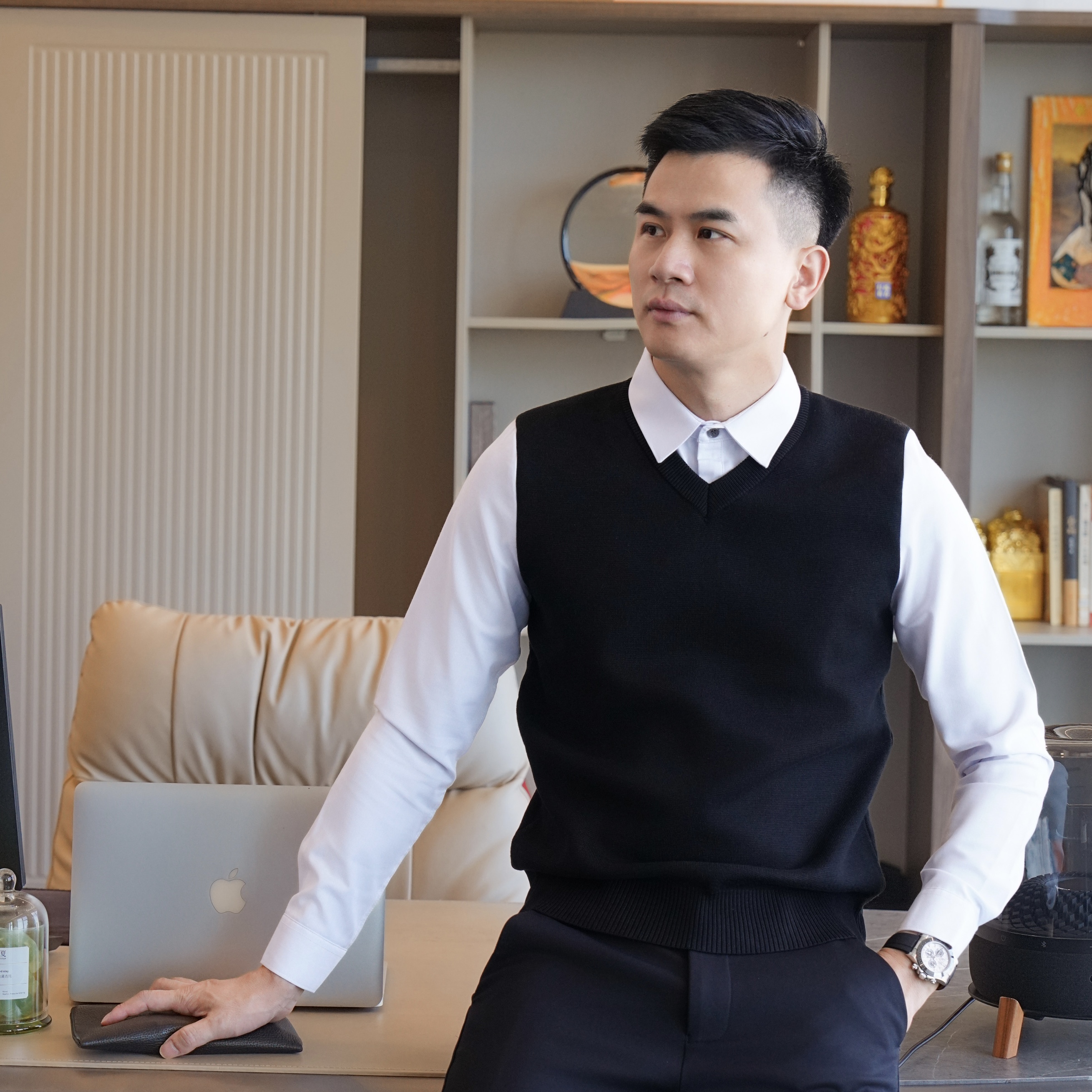 【恒贝】V领假两件针织修身百搭毛衣