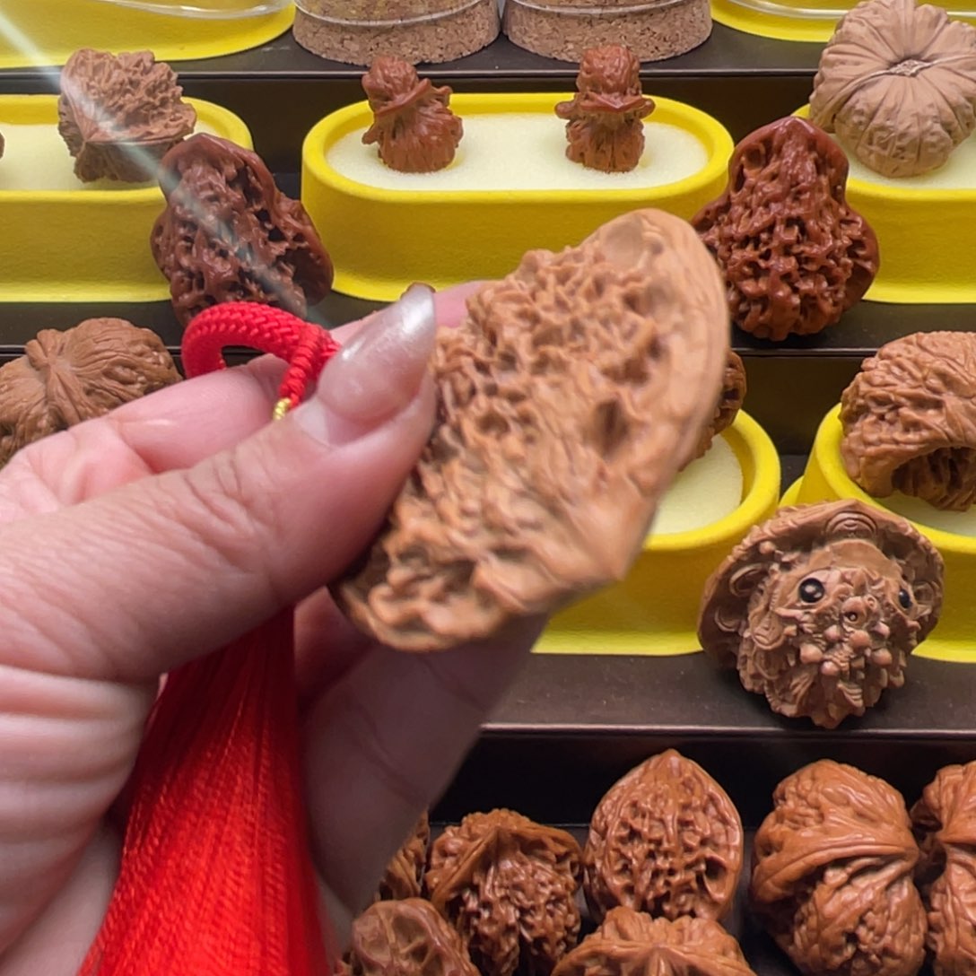 文玩核桃吊坠炼****何聚宝盆等各种各样风格迥的建筑和