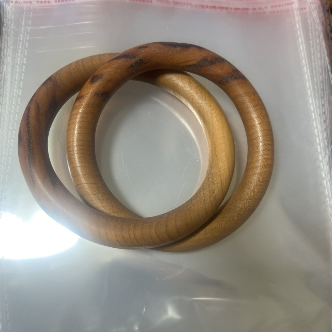 乾坤圈瑕疵品处理手把件