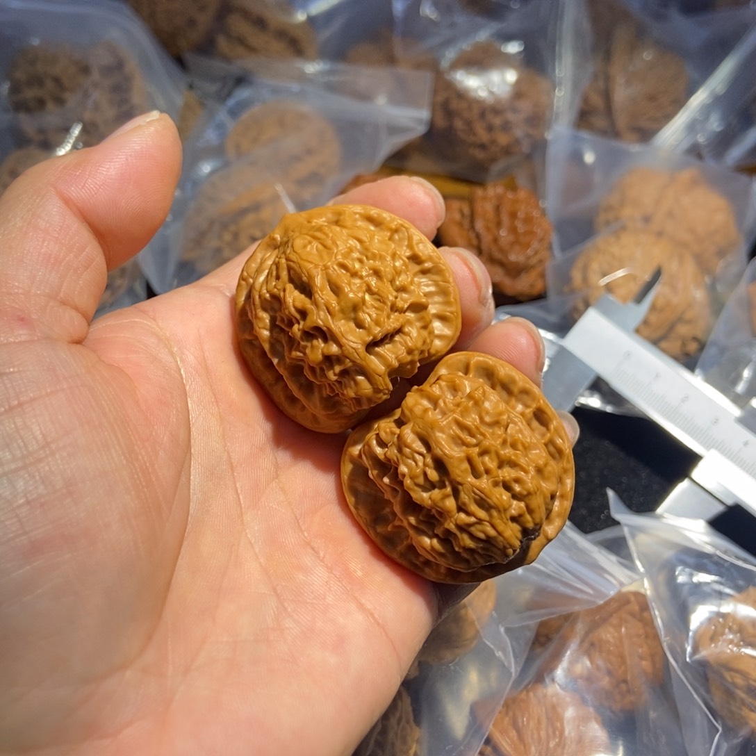 吊坠文玩核桃野狼核桃60