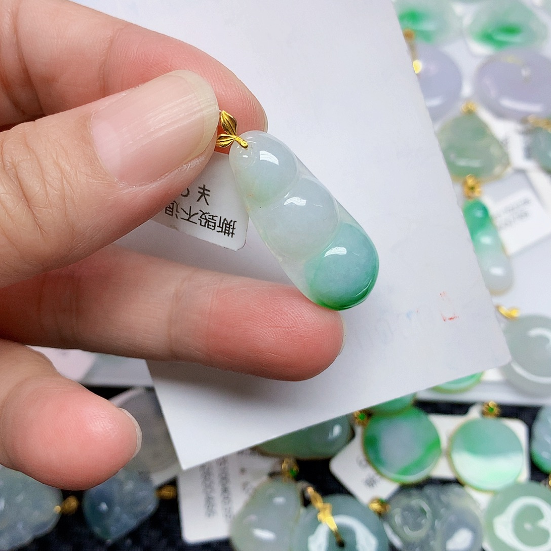 翡翠18K金镶嵌颈饰3557788
