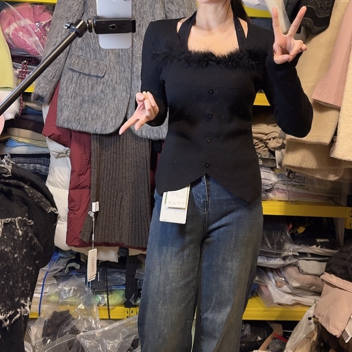 全新无暇黑色打底衫毛毛