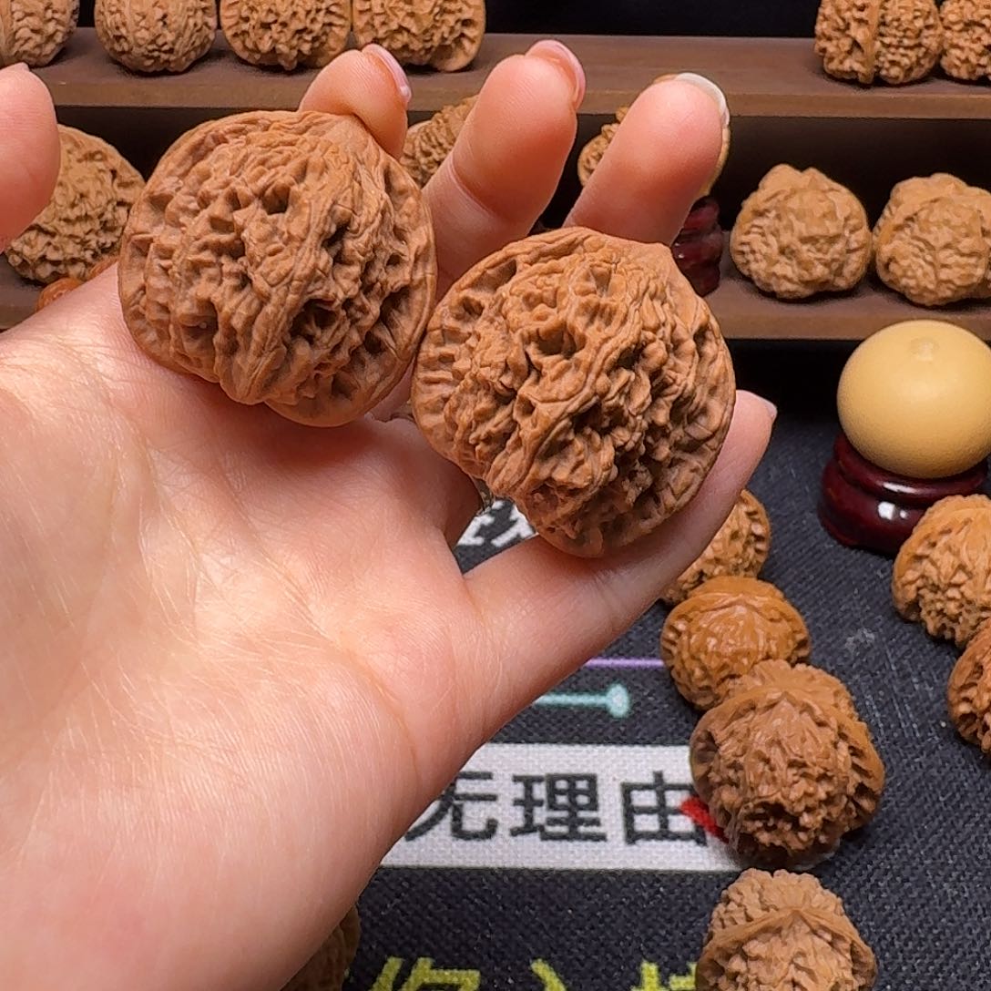 文玩核桃吊坠39麦虎