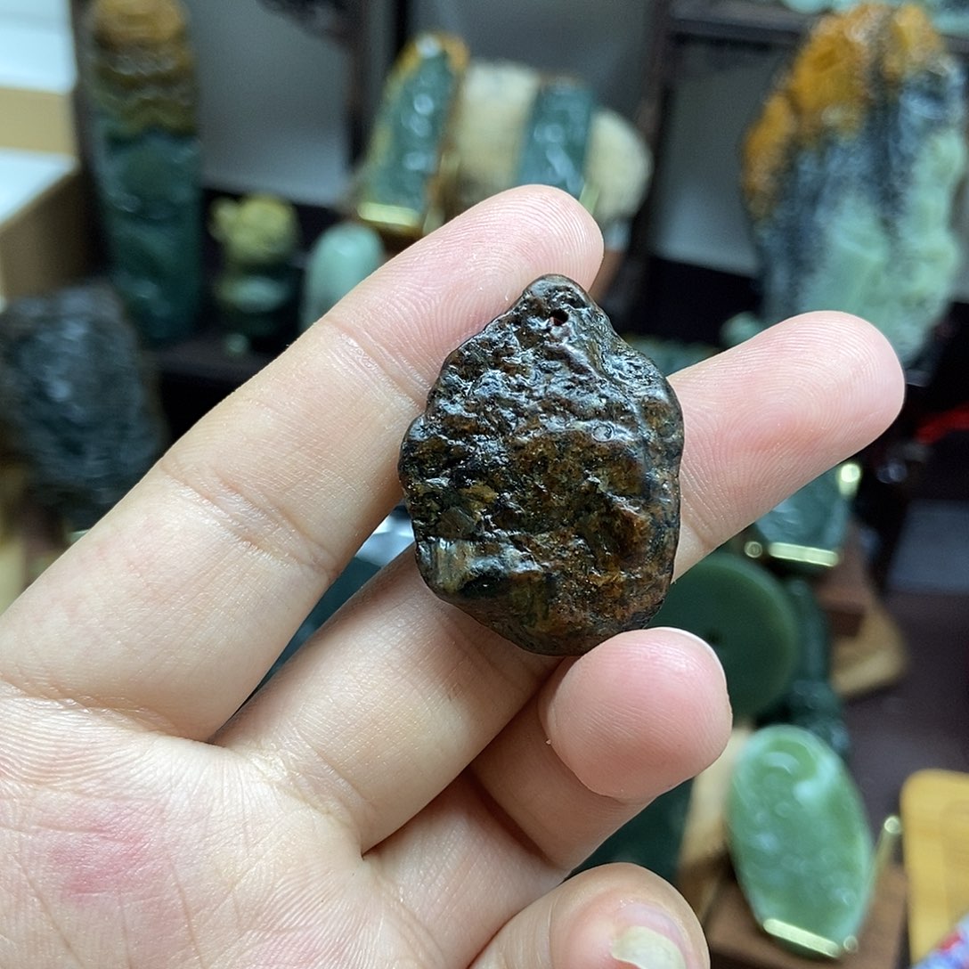 岫岩河磨玉（透闪石质玉）未镶嵌把件