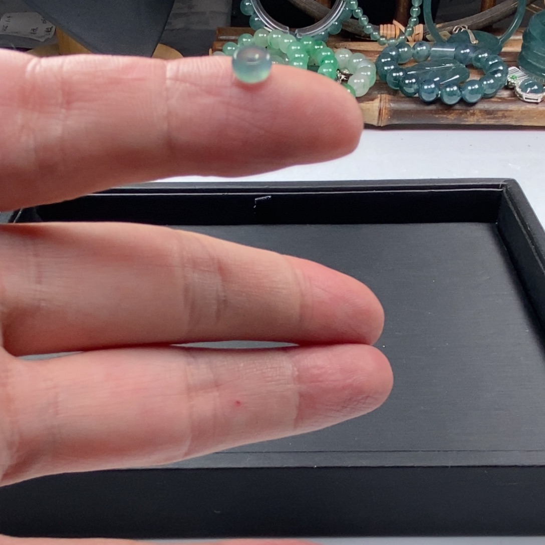 翡翠手链未镶嵌算盘珠