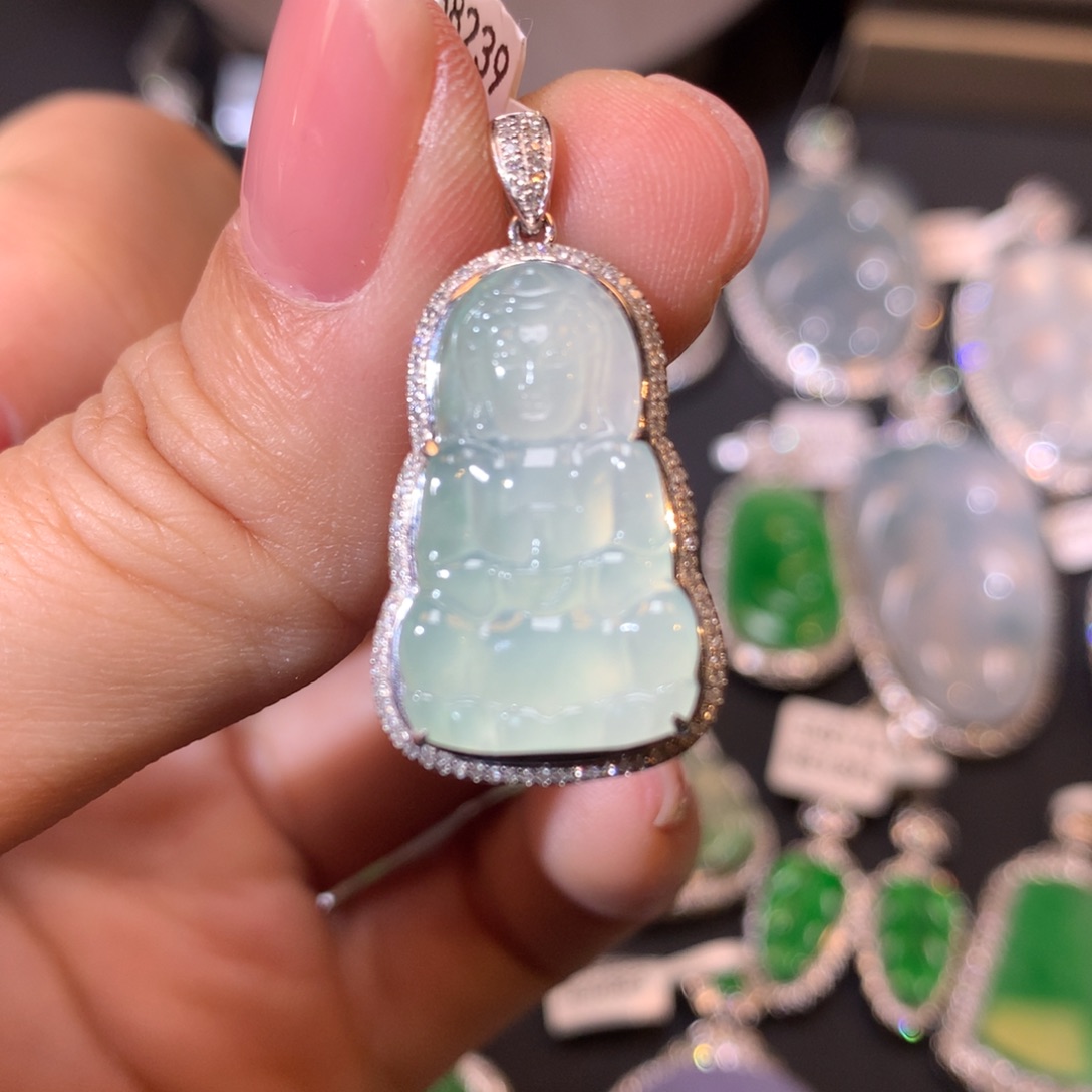 翡翠吊坠(不含链)18K金镶嵌