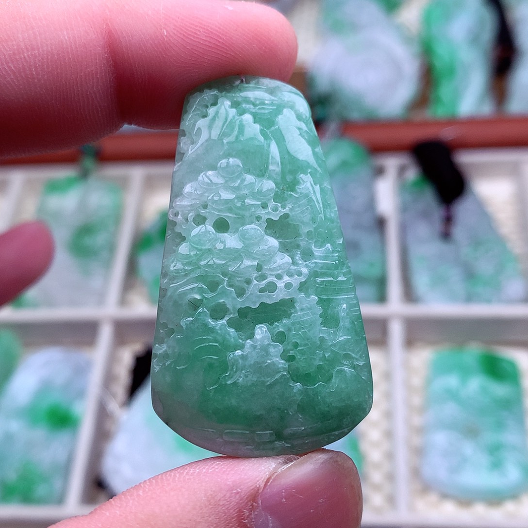 翡翠未镶嵌吊坠(不含链)