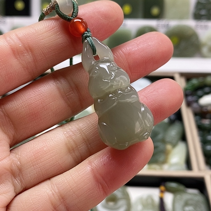 和田玉颈饰未镶嵌