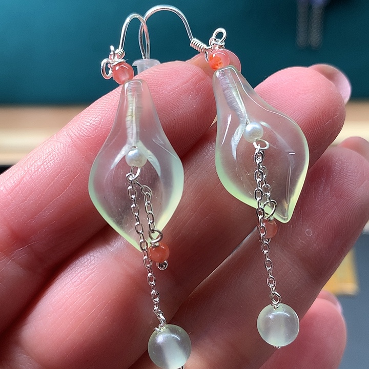 未镶嵌蛇纹石玉耳饰