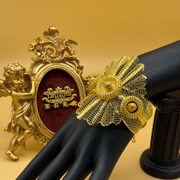 A播 43.02g足金999手镯 d