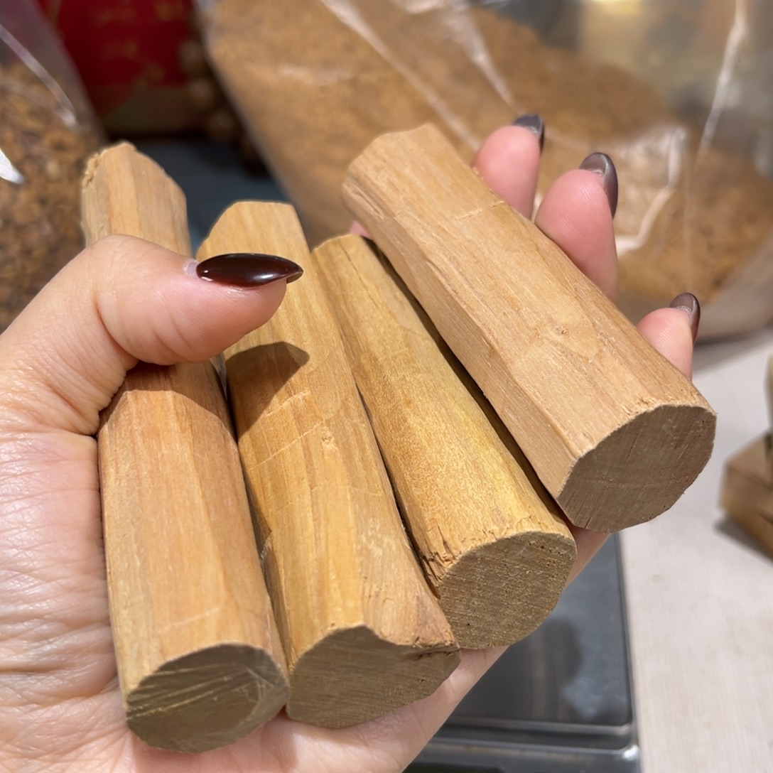 硯***鯖手串/手链檀香木檀香木快149克，碎料499克，碎粉555克，1号