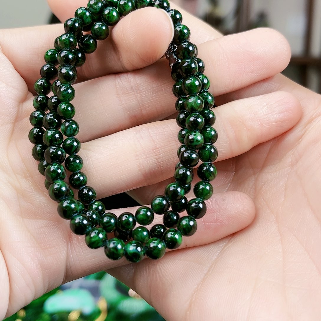 翡翠颈饰未镶嵌项链