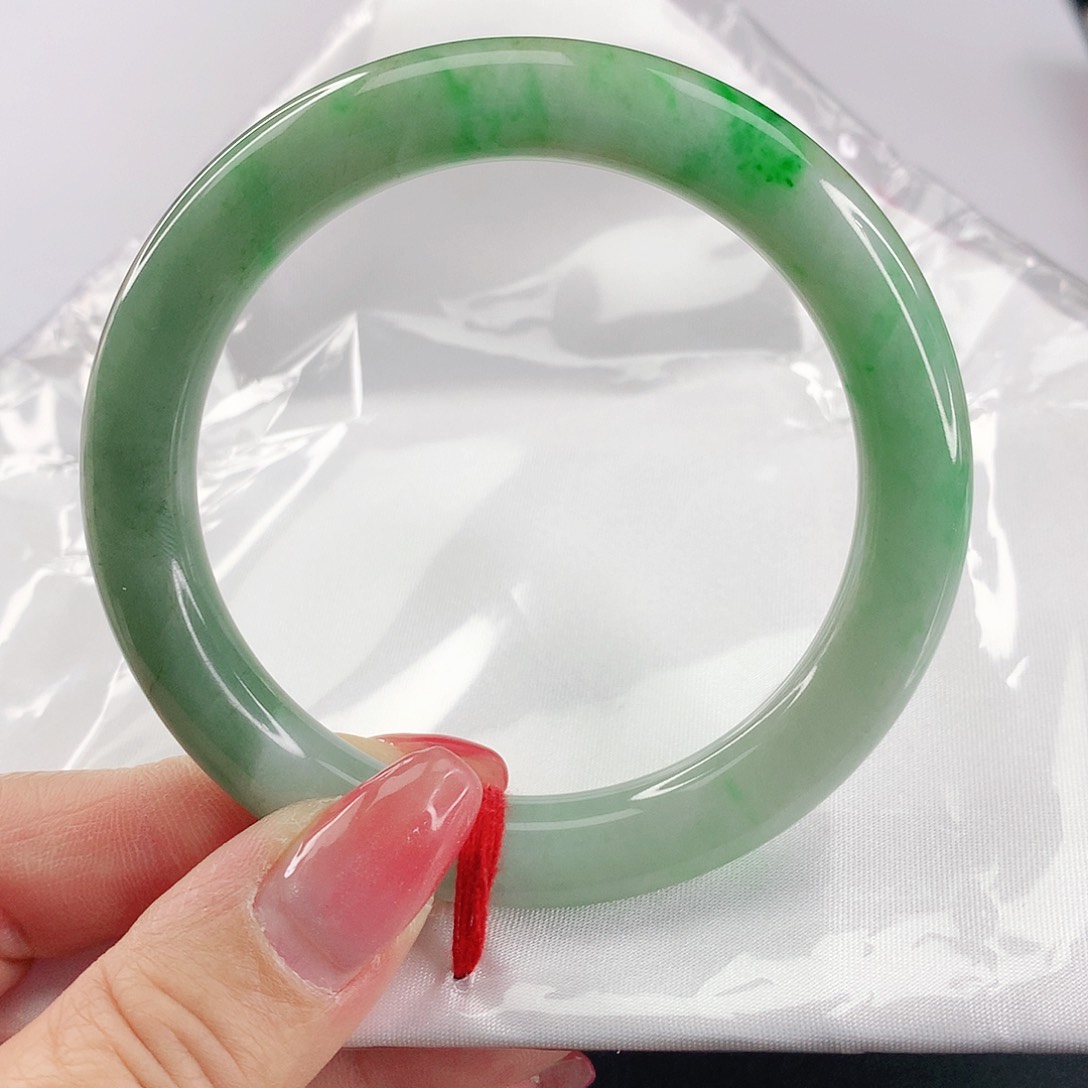 翡翠手镯未镶嵌翡翠020