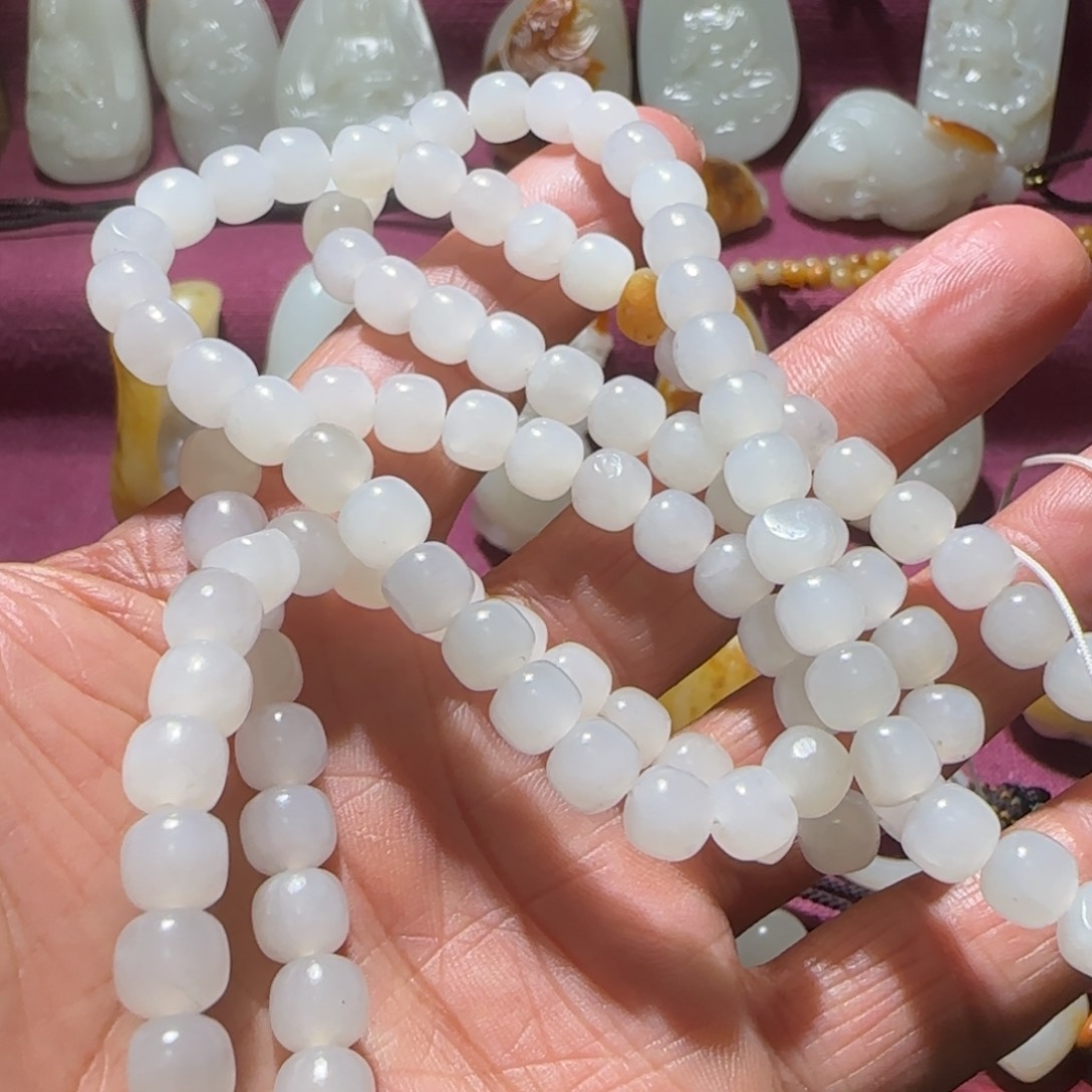 和田玉颈饰未镶嵌真**语