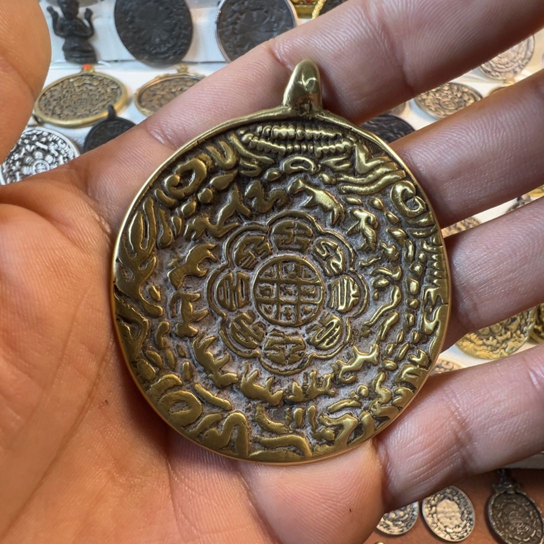 东***爹藏传九宫八卦文玩家