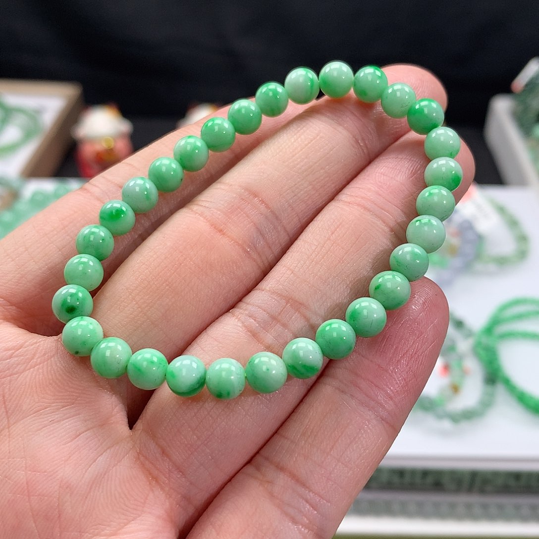 翡翠手链未镶嵌翡翠