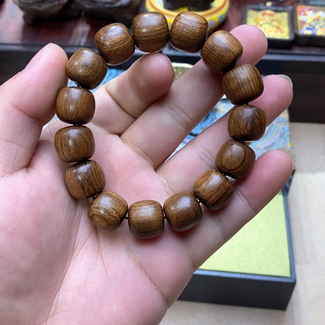 大叶紫檀（黑酸枝木类）