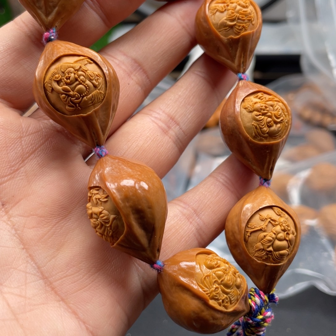 橄榄核吊坠猴头虎