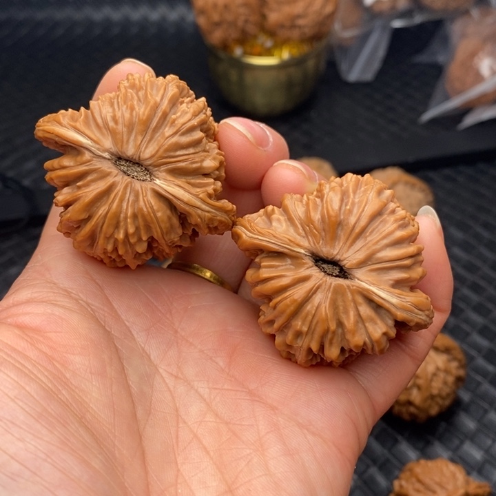 赢****把件核桃文玩核桃四座楼