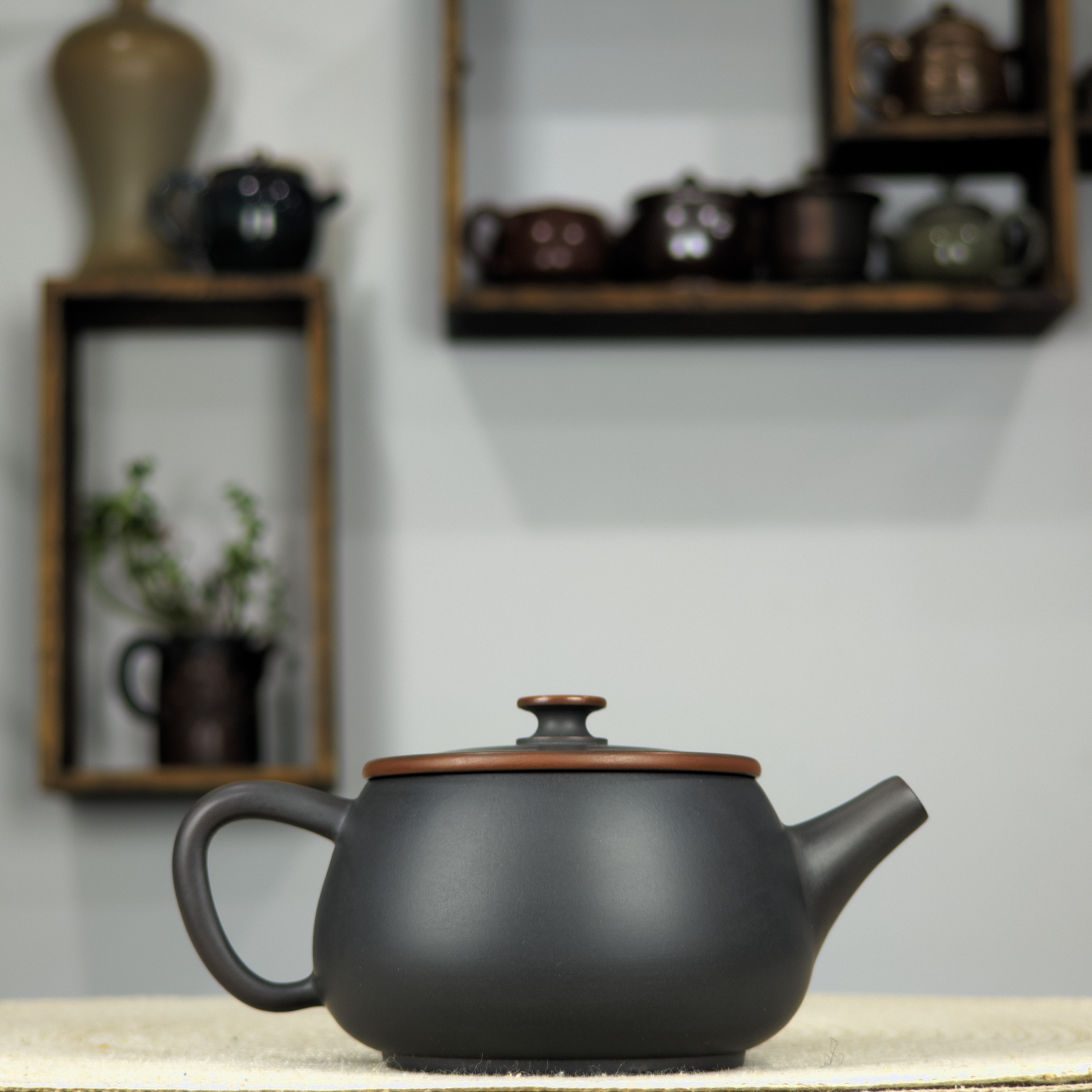 建水紫陶可提可转金腰带汉瓦茶壶（200cc）云南建水紫陶茶具