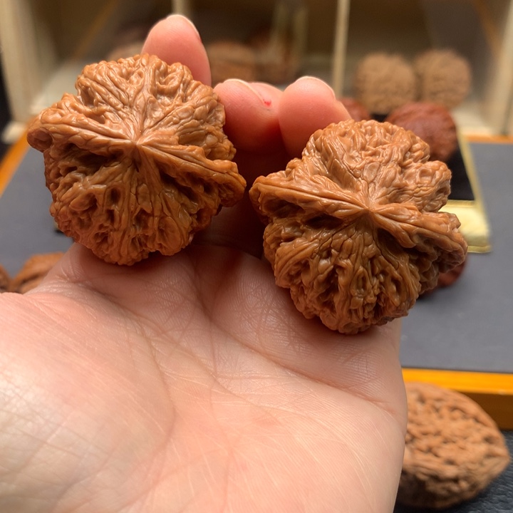 文玩核桃吊坠粗筋