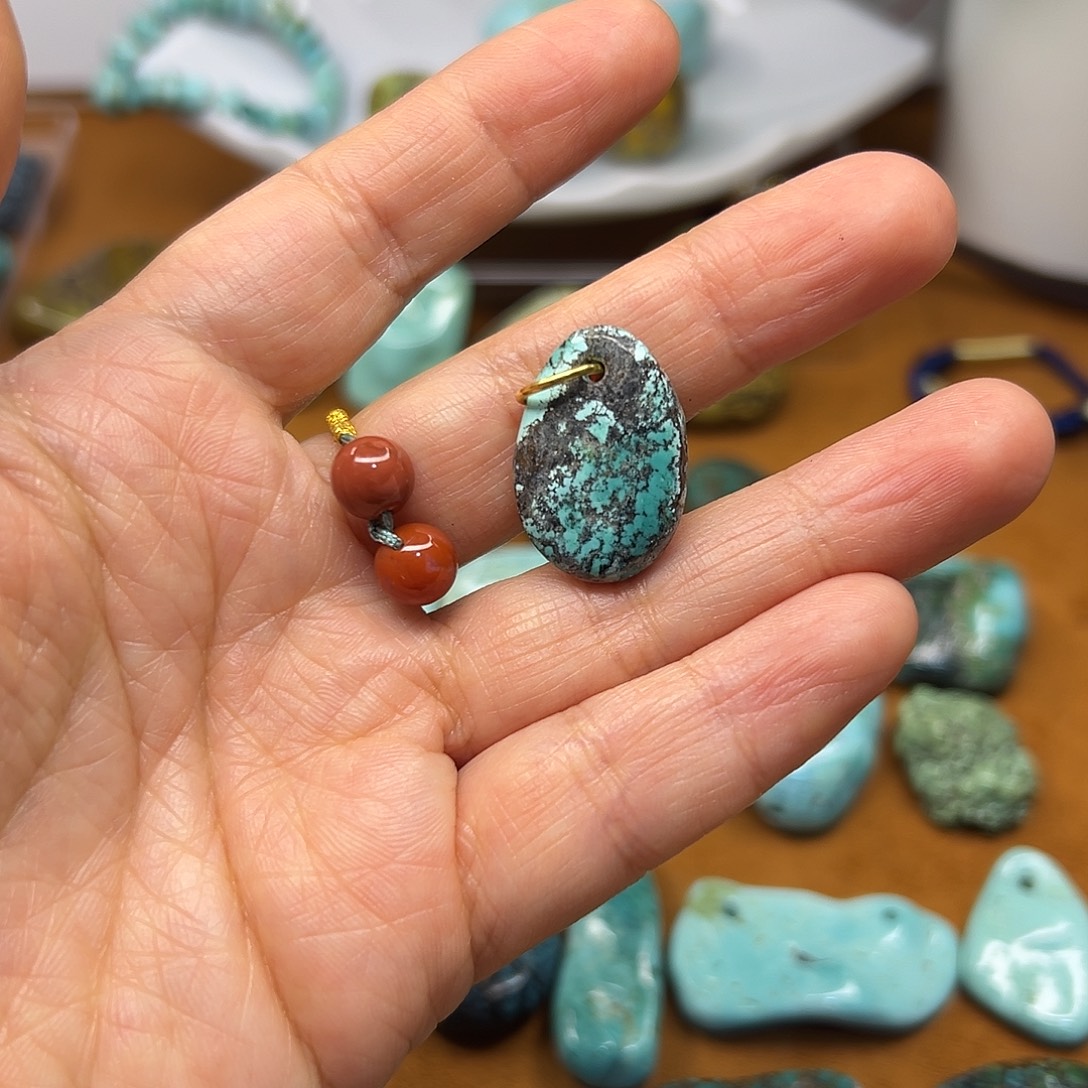 卢***)玛瑙/玉髓未镶嵌吊坠