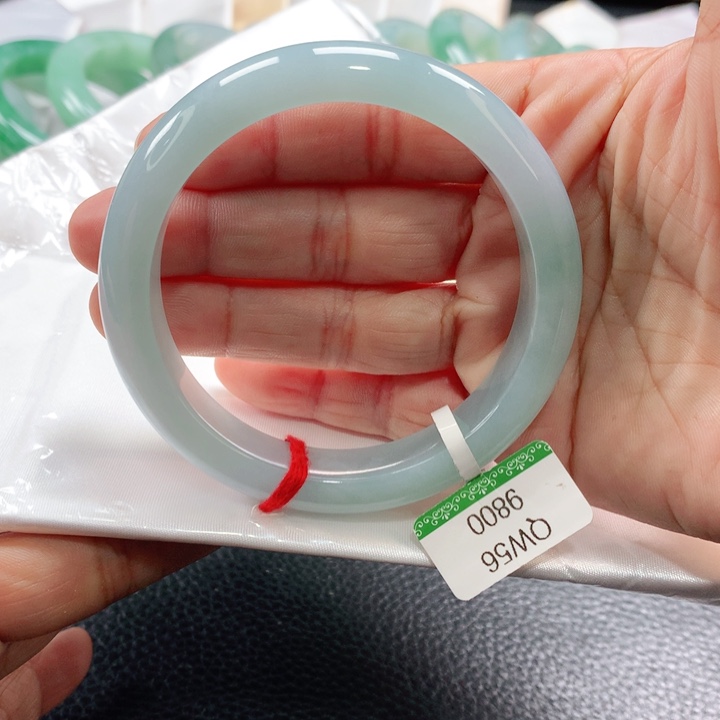 翡翠手镯未镶嵌5656565656