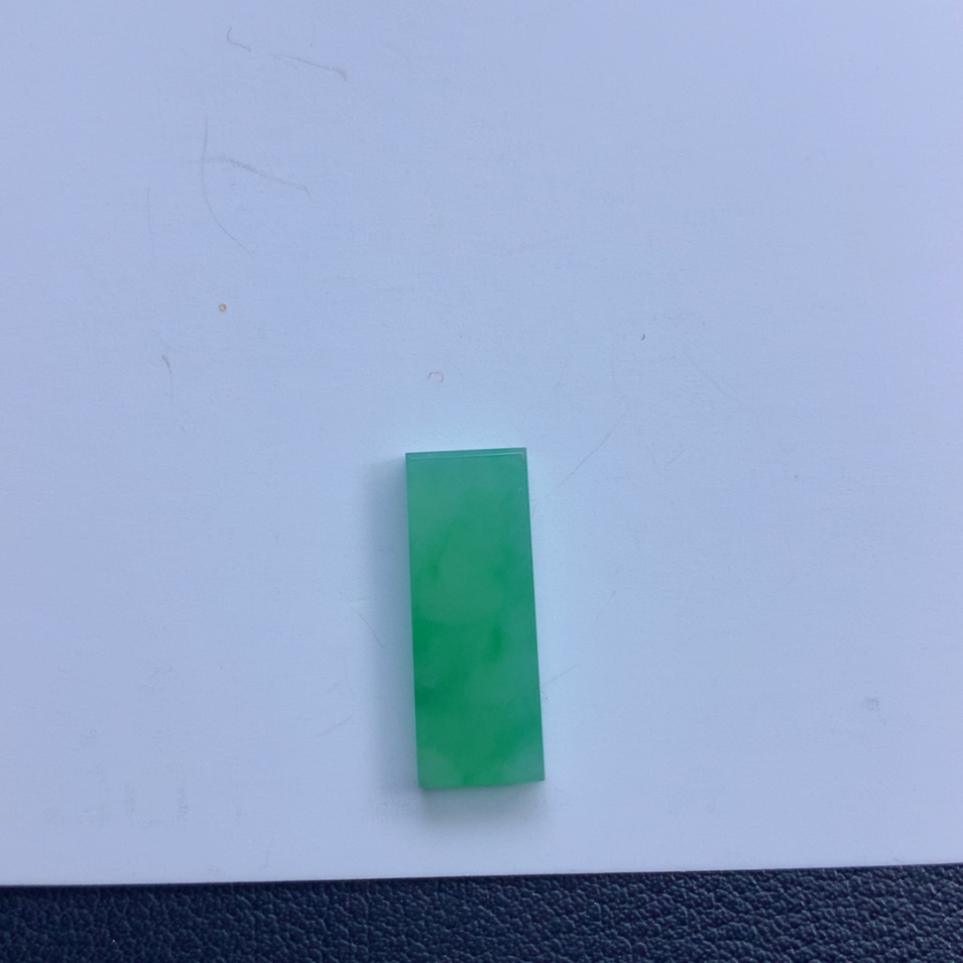 翡翠颈饰未镶嵌无事牌