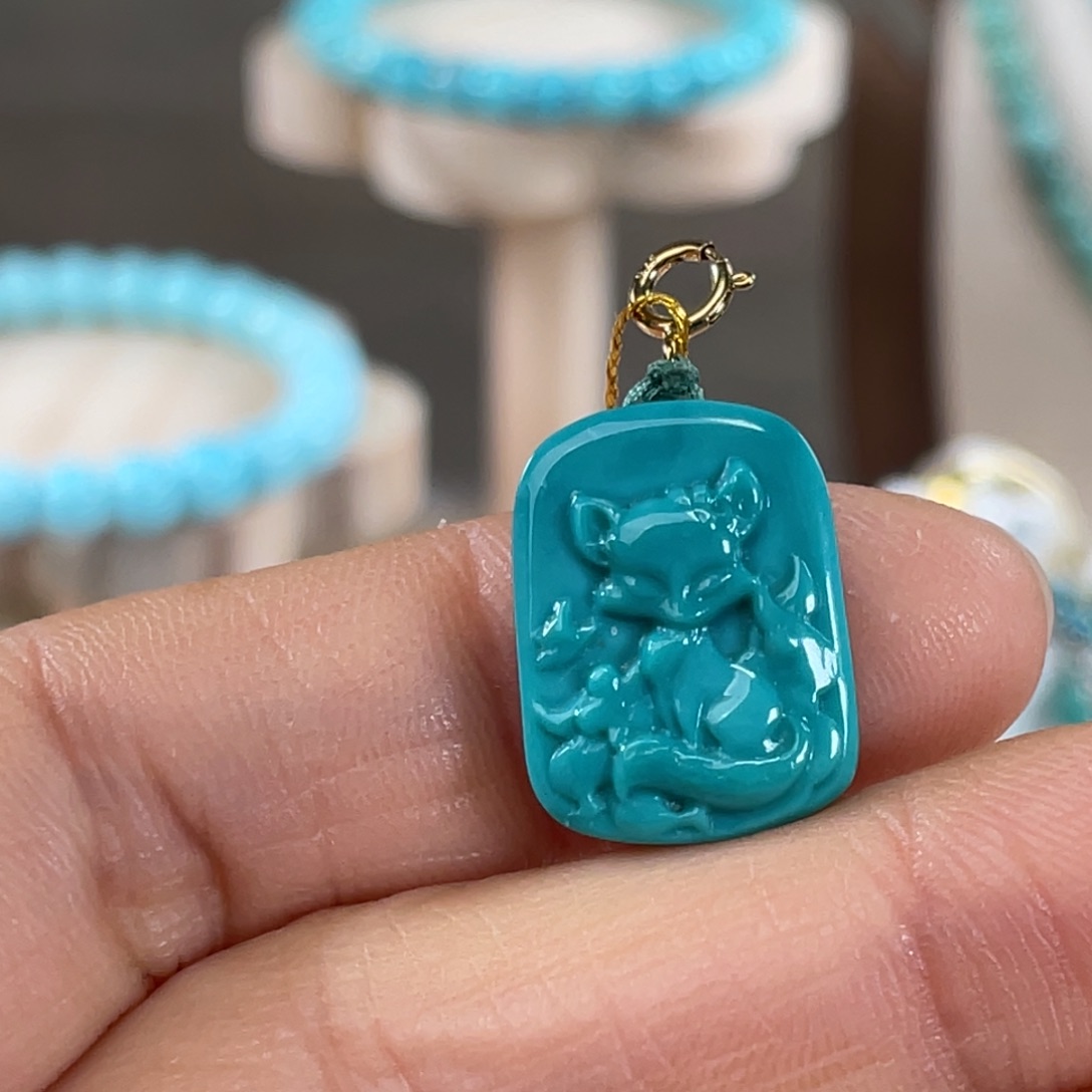 绿松石未镶嵌套链玉化就九尾狐