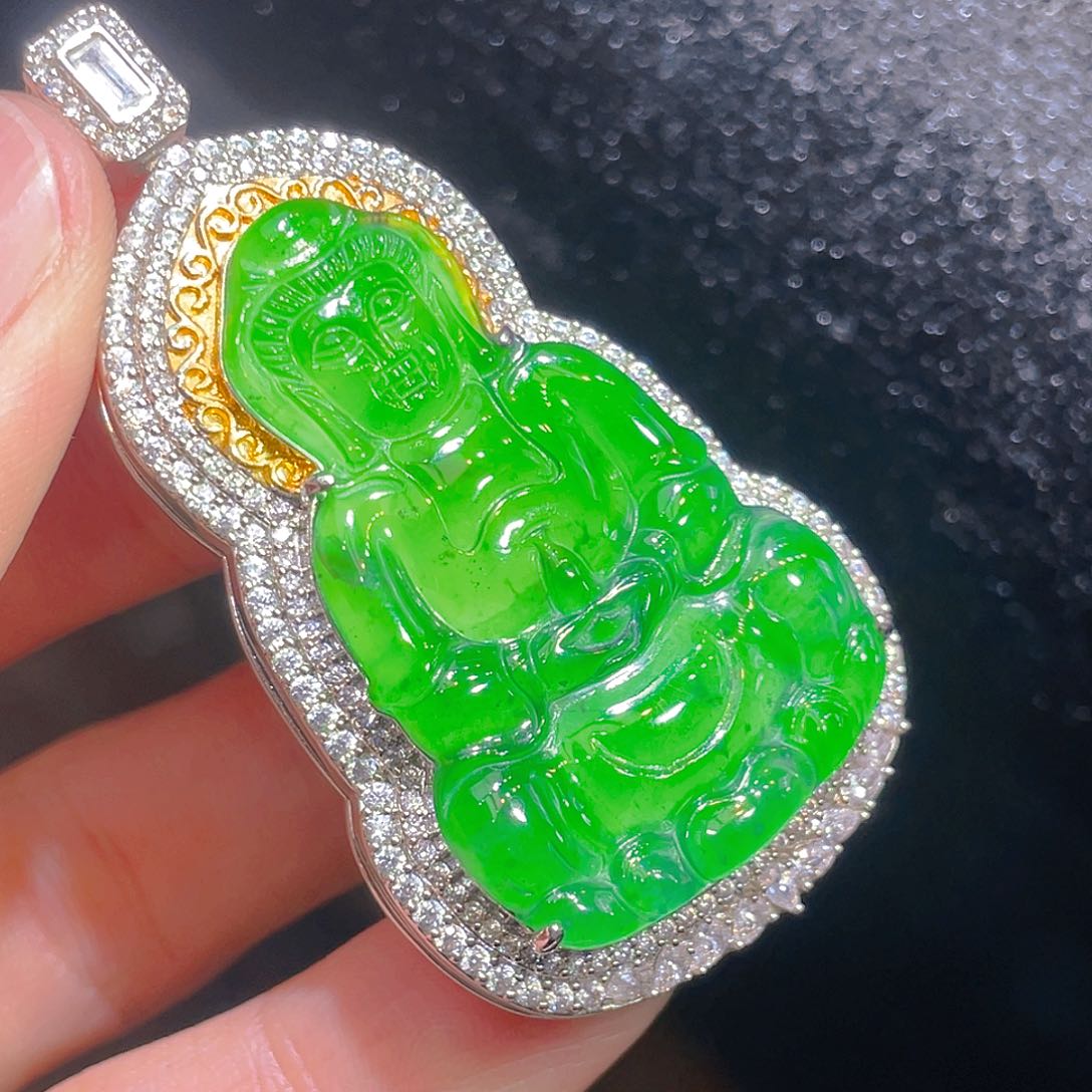 翡翠颈饰未镶嵌翡翠