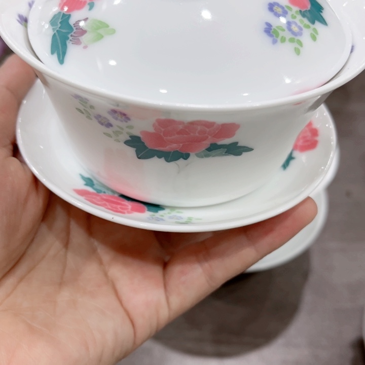 盘釉下五彩红芙蓉三才盖碗