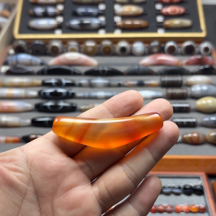 青***子玛瑙/玉髓未镶嵌锁骨