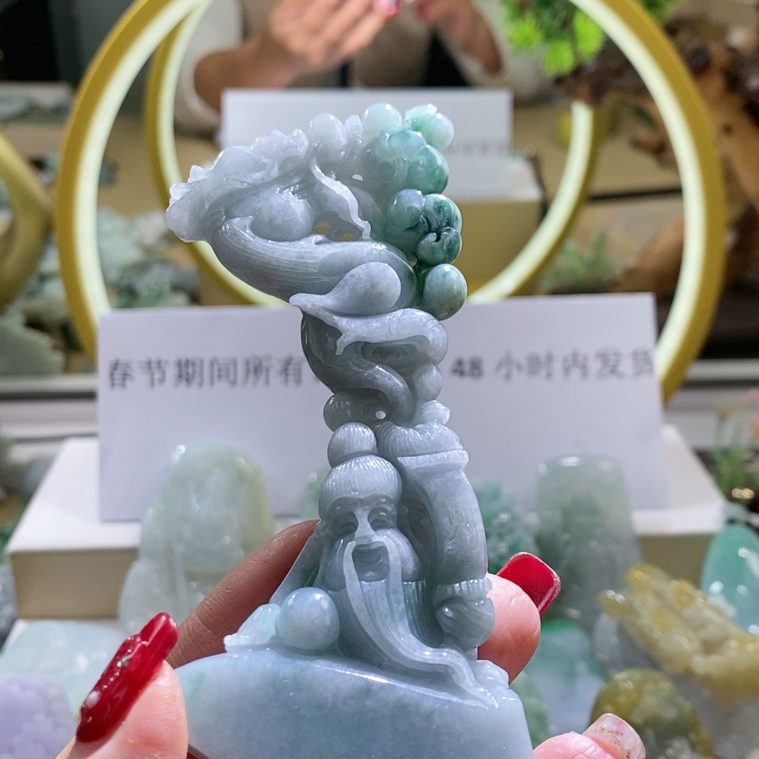 【闪购商品】翡翠颈饰未镶嵌鱼翁