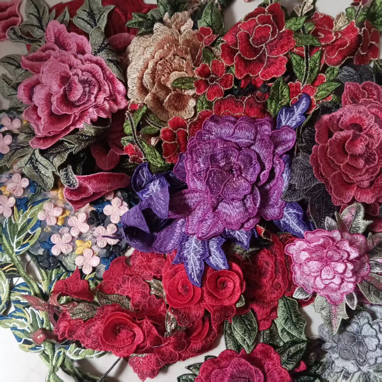 20号多彩立体花国风刺绣补丁花一包补洞24个