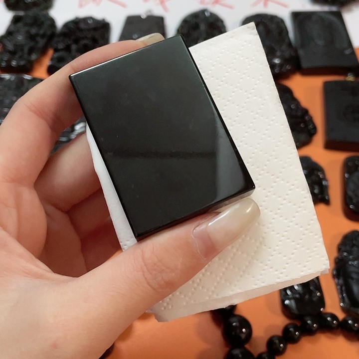 翡翠颈饰未镶嵌北***狼