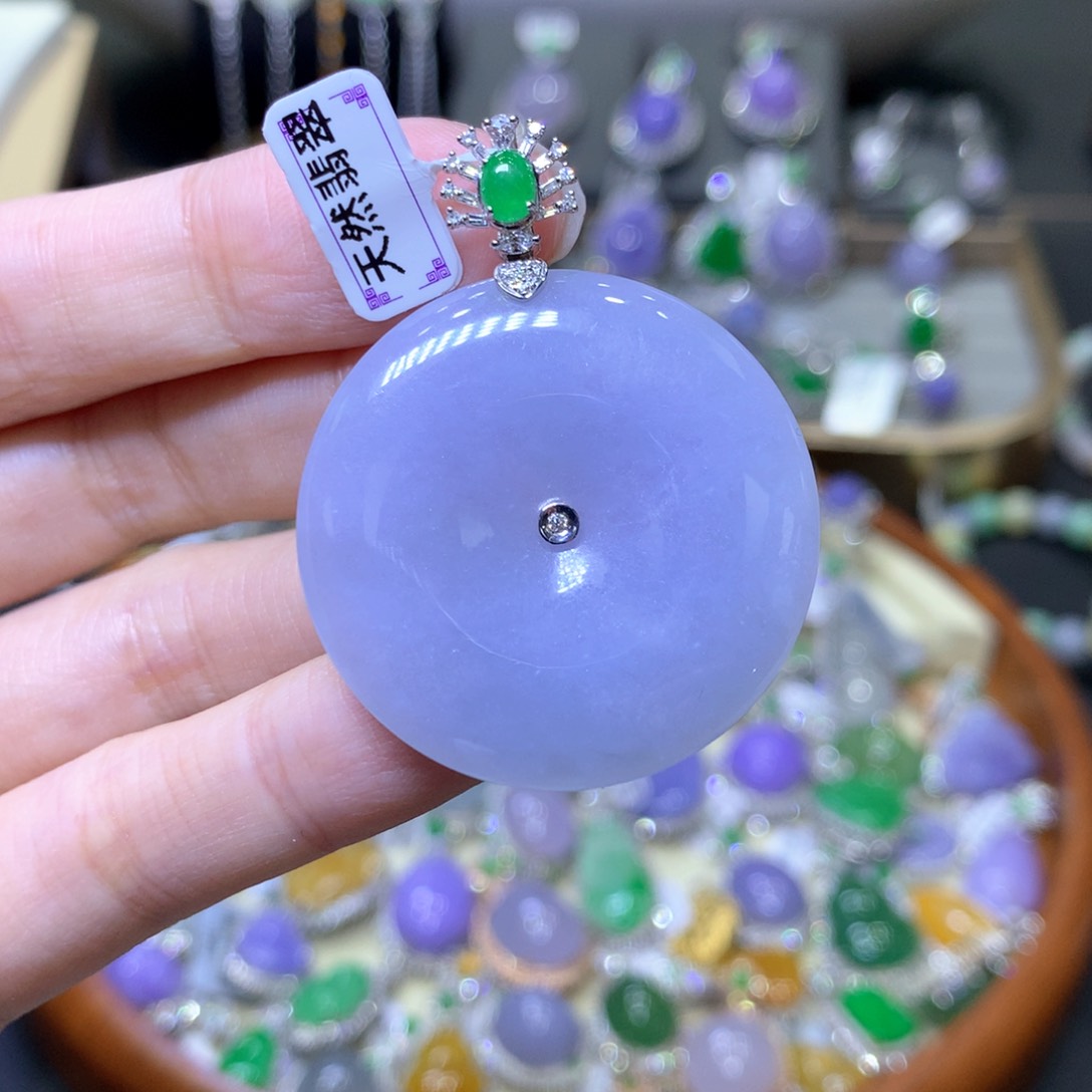 【闪购商品】翡翠颈饰18K金镶嵌翡翠吊坠项链