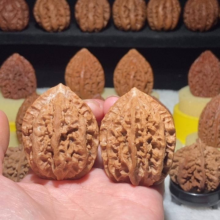 文玩核桃把件11号车