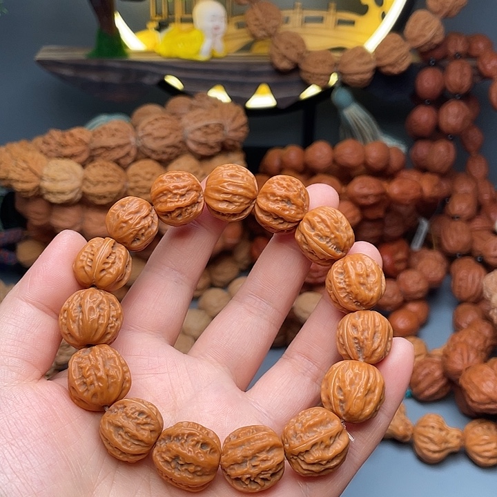 寇***扣文玩核桃吊坠小八楞