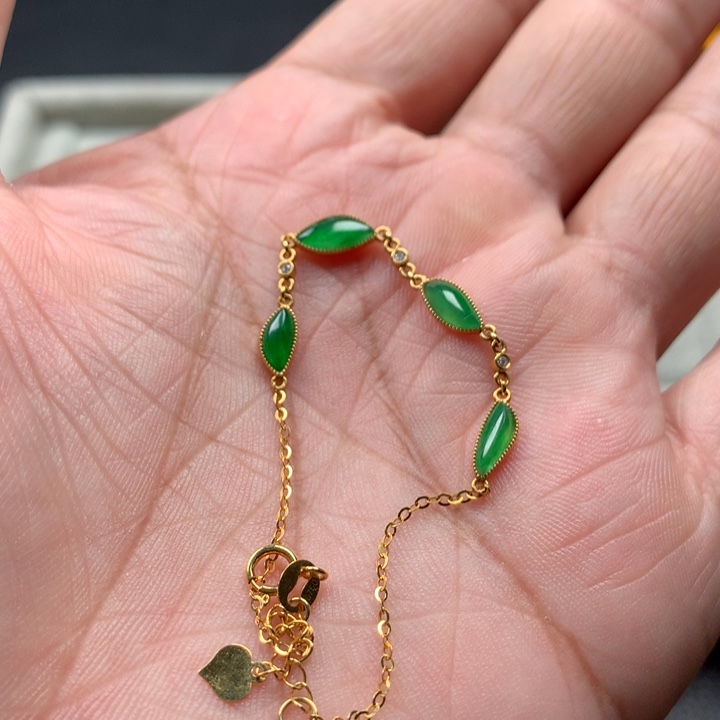 翡翠颈饰18K金镶嵌翡翠