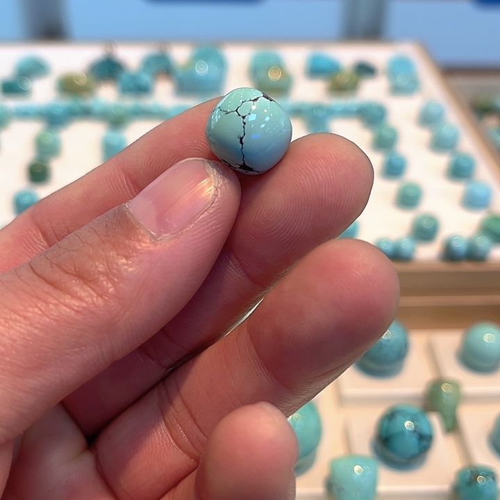 绿松石未镶嵌珠宝奇石