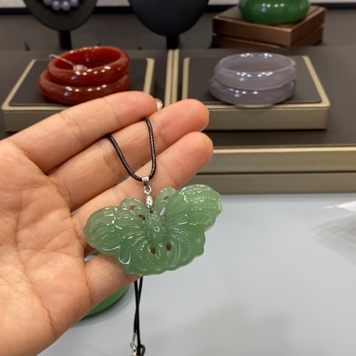 东陵石手镯未镶嵌