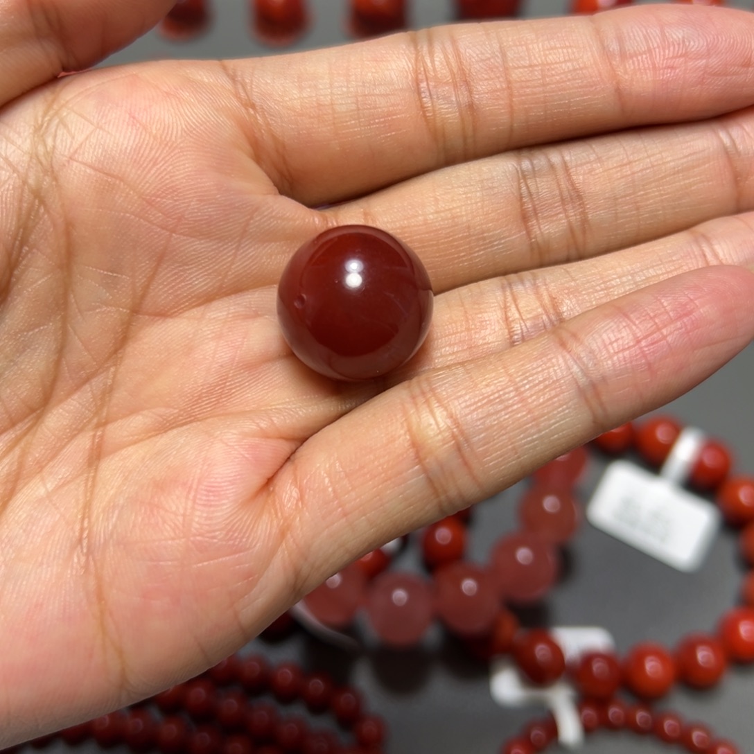 南红玛瑙未镶嵌珠子 牛血红单珠 约18mm 
