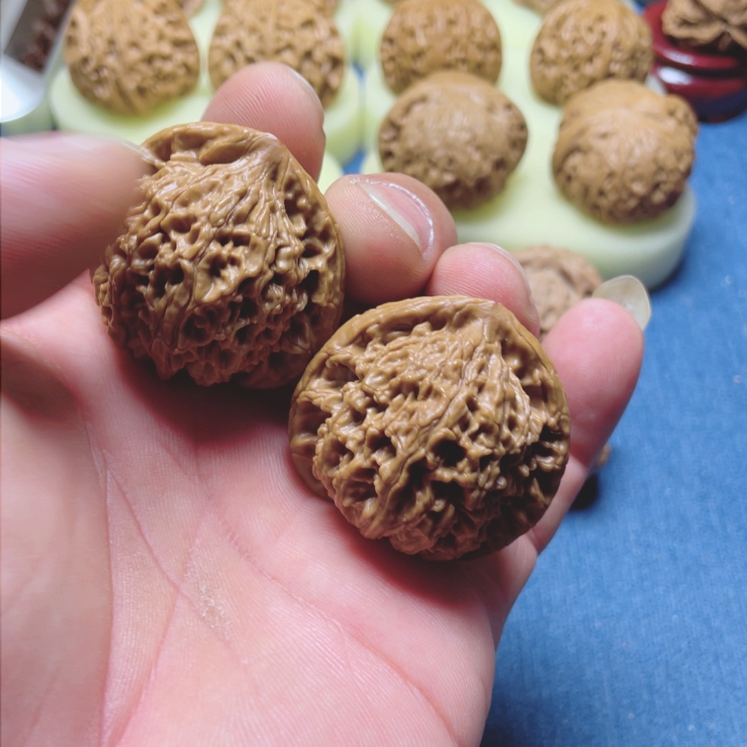 文玩核桃把件水龙纹