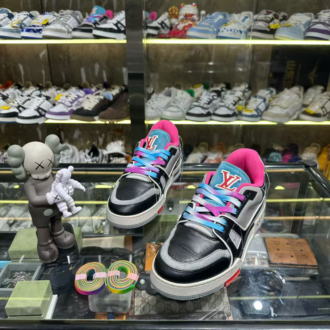 99新 LouisVuitton/路易威登 41码/Trainer秀款黑粉 潮流休闲鞋