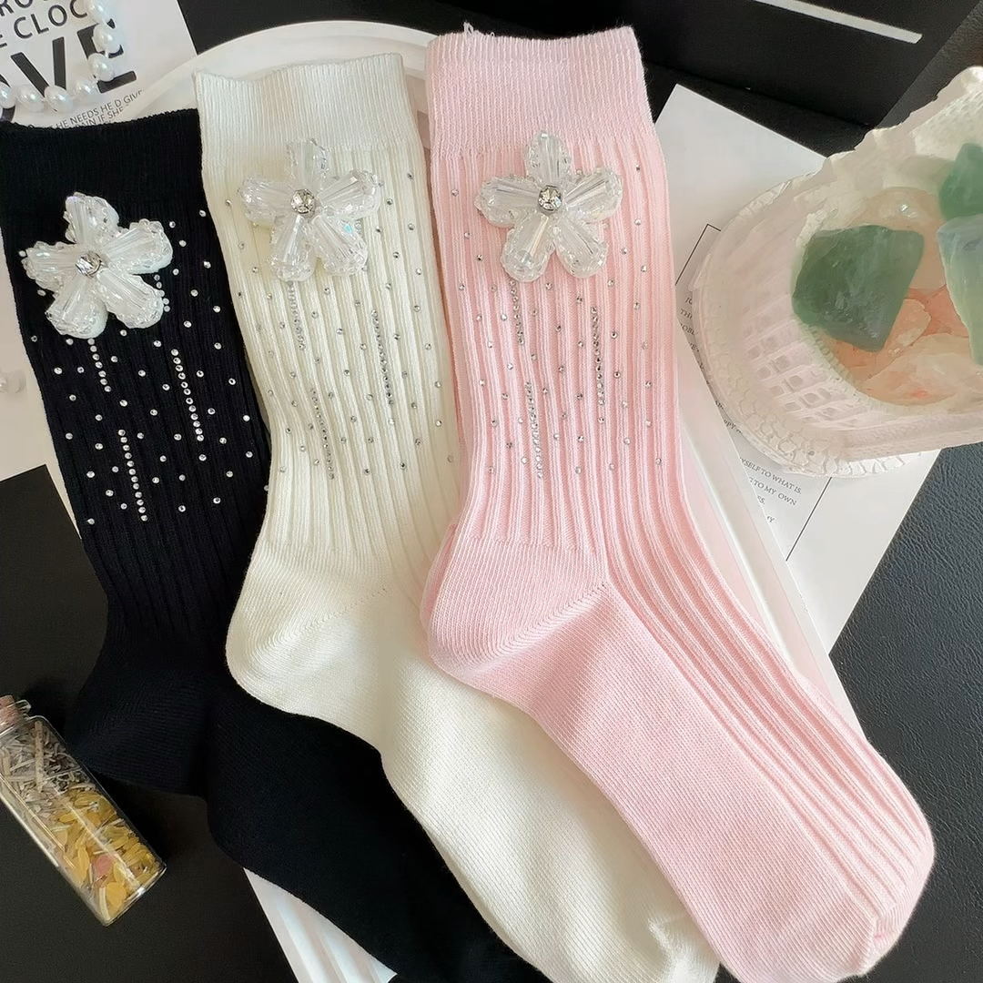 新款袜子女中筒袜欧货韩版秋冬ins潮流珍珠花外穿配小皮鞋长筒袜