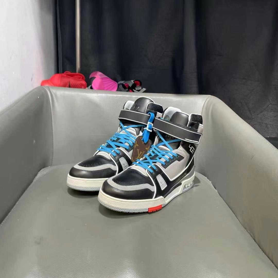 未使用 LouisVuitton/路易威登 42.5码 纽约限定Trainer 0463
