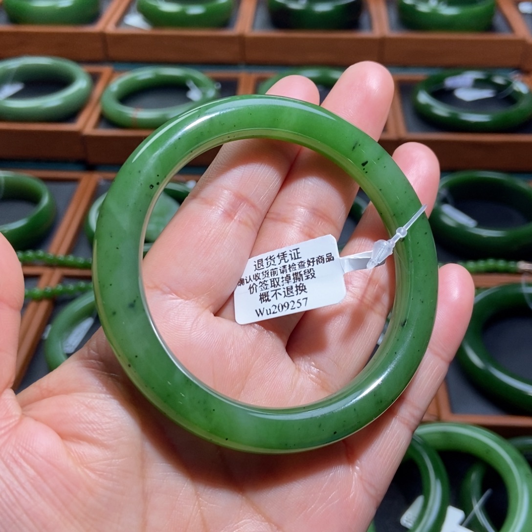 和田玉（碧玉）未镶嵌手镯阳绿5758