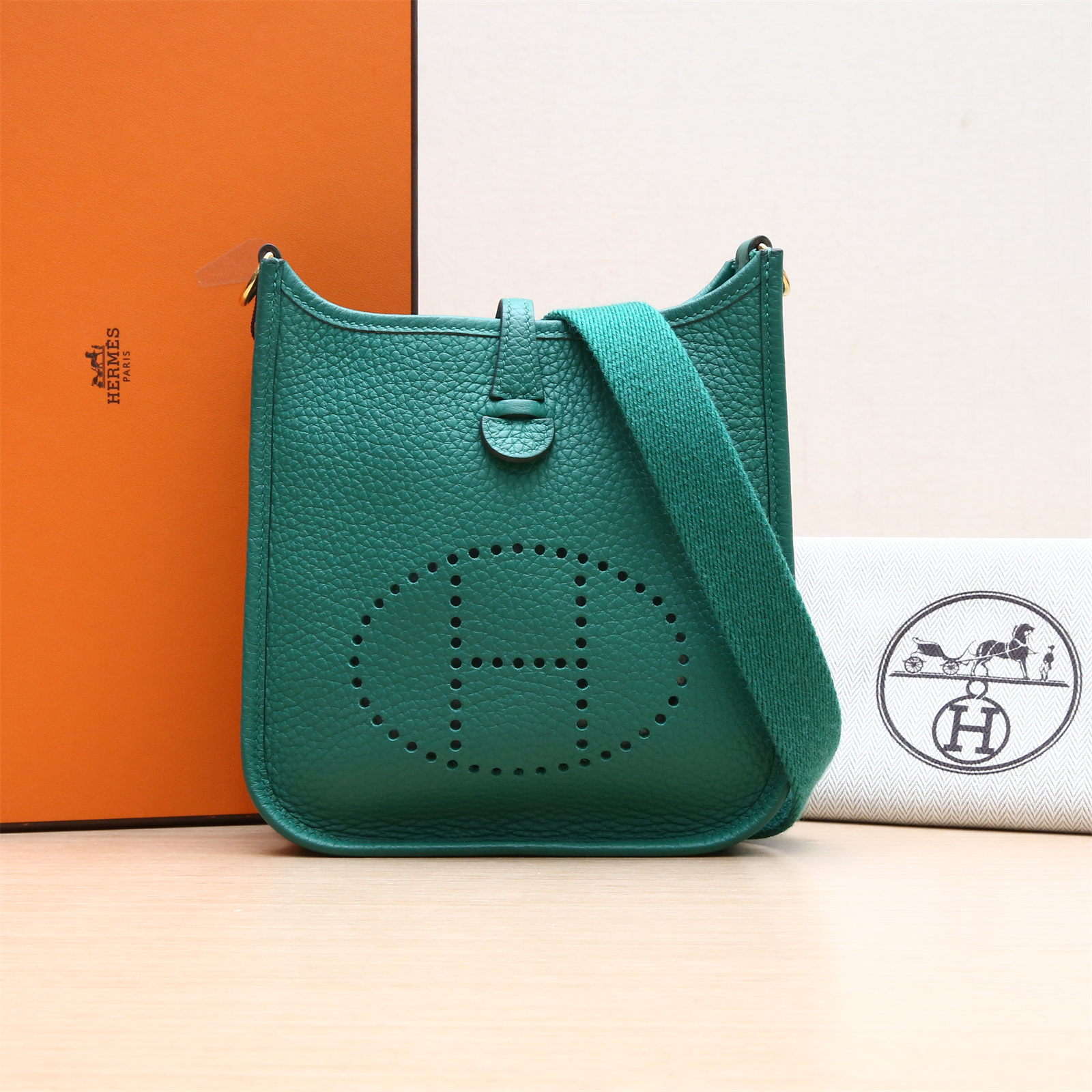 99新 Hermes/爱马仕 小花6欢 Evelyne Mini 16 丝绒绿 W刻